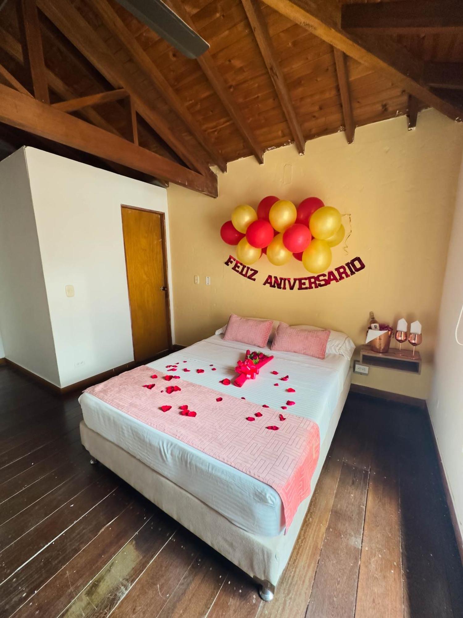 Encomendero Hotel -Centro Historico- Санта-Фе-де-Антьокия Экстерьер фото