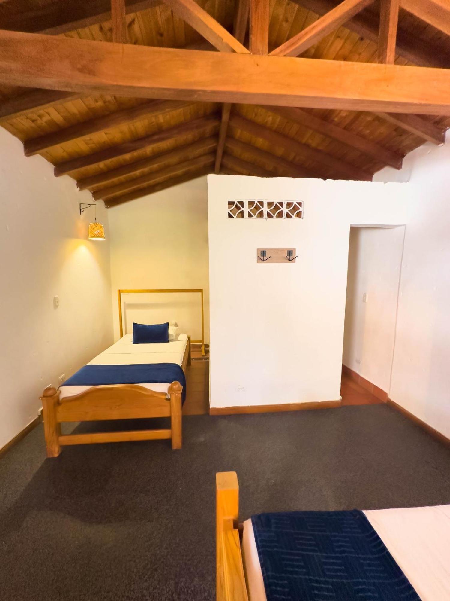 Encomendero Hotel -Centro Historico- Санта-Фе-де-Антьокия Экстерьер фото